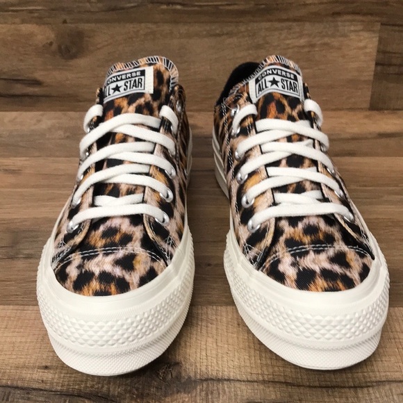 CONVERSE PLATFORM BRAND NEW - Picture 11 of 14